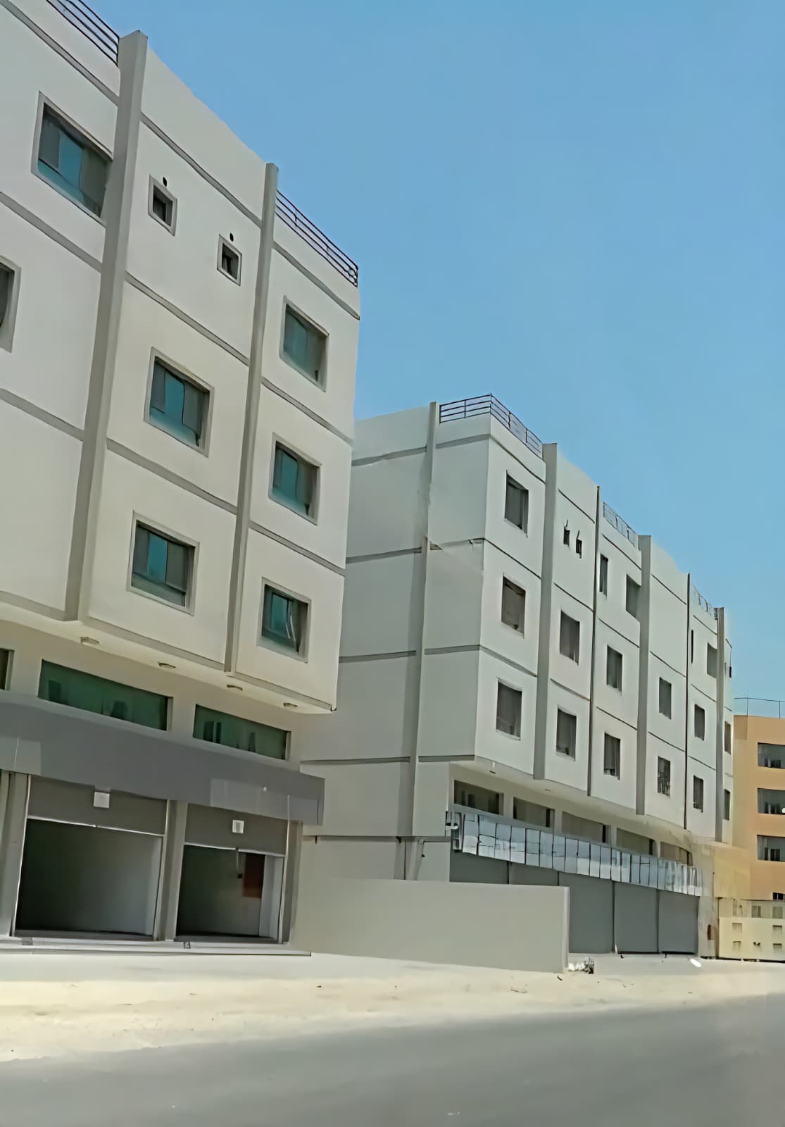 بناية في راس زويد للبــيع