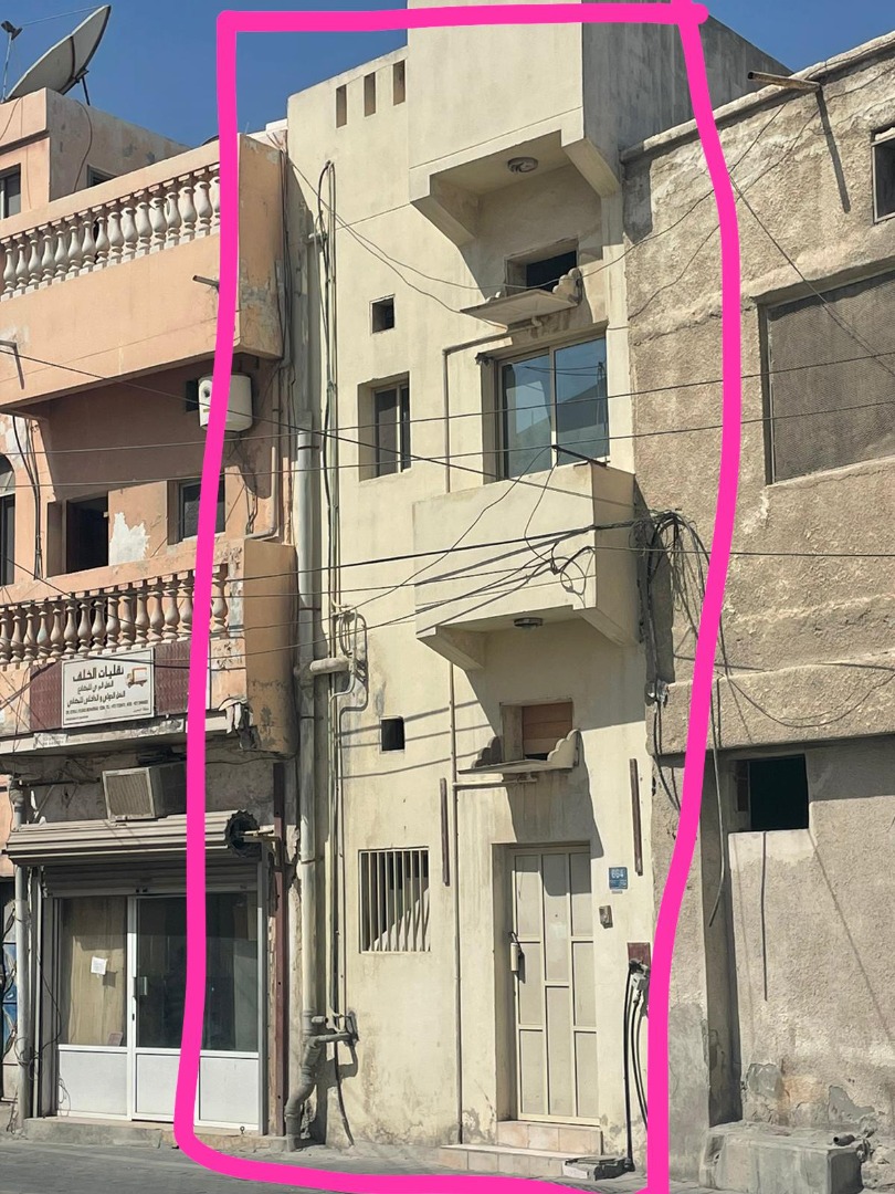 فيلا في المحرق للبــيع