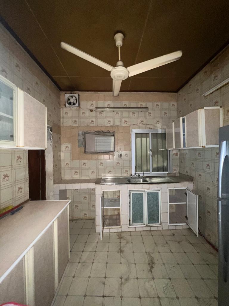 فيلا في الحد للبــيع