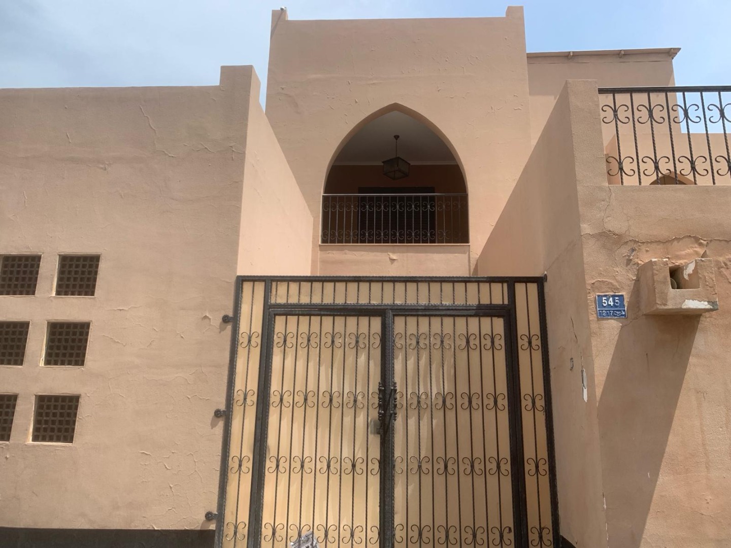 فيلا في القفول للبــيع