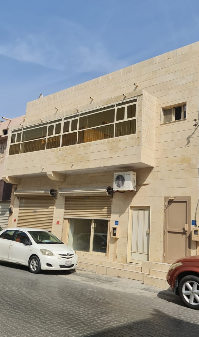 بناية في المحرق للبــيع