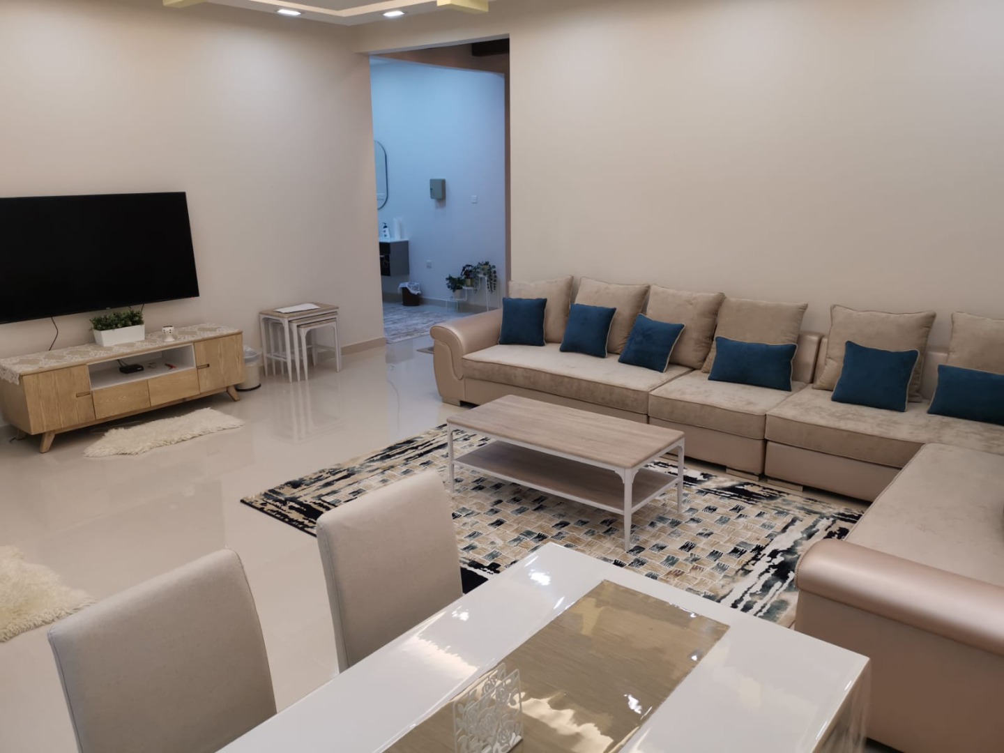 بناية في قلالي للبــيع