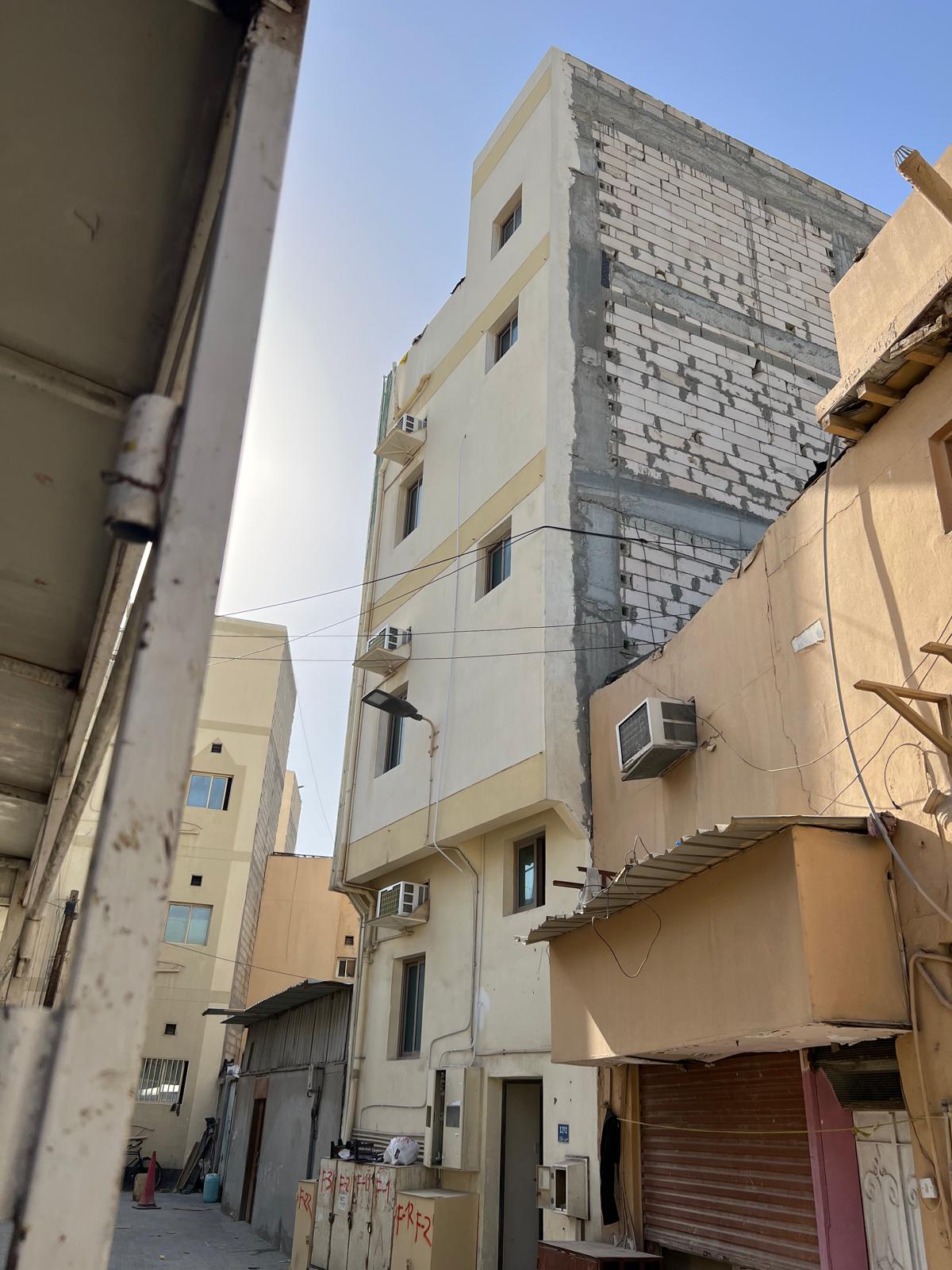بناية في المنامة للبــيع