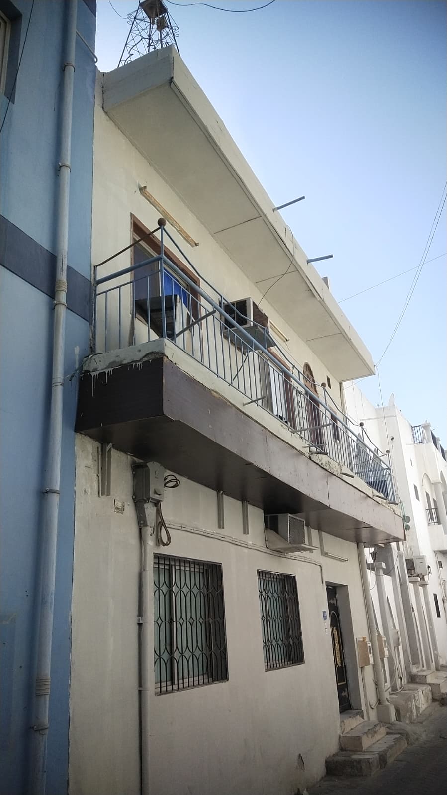 بناية في المنامة للبــيع